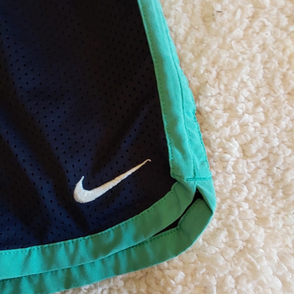 🌺 2 Pairs of Nike Dri-Fit Athletic/Running Shorts - Picture 10 of 15